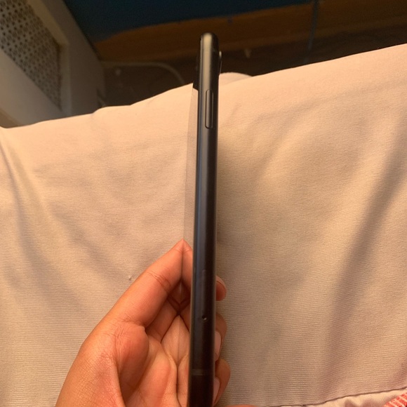 iPhone XR brand new - Picture 3 of 7
